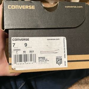 Sz 7 men/ 9 women All Star Converse